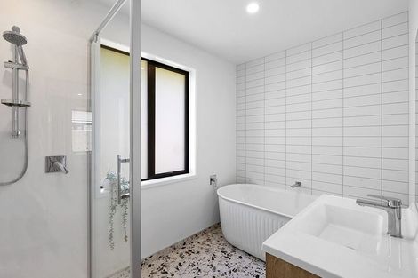 Photo of property in 21c Portland Drive, Mangorei, New Plymouth, 4312