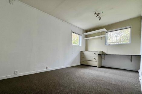 Photo of property in 1 Mirrabooka Avenue, Botany Downs, Auckland, 2010