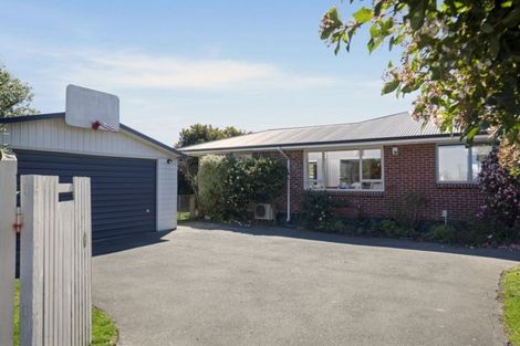 Photo of property in 2 Manor Place, Bryndwr, Christchurch, 8053