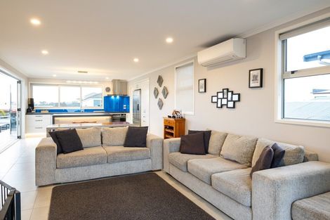 Photo of property in 48a Charles Street, Westshore, Napier, 4110