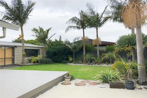 Photo of property in 22 Sturges Road, Henderson, Auckland, 0612