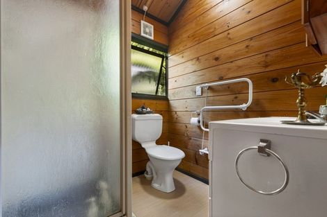 Photo of property in 15 Tombleson Road, Lake Rotoma, Rotorua, 3074