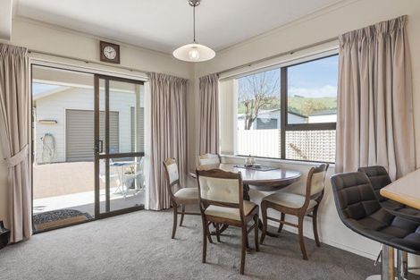 Photo of property in 2 Gibbs Place, Kinloch, Taupo, 3377