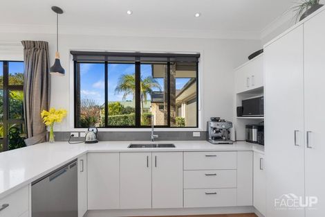 Photo of property in 13 Hobie Court, West Harbour, Auckland, 0618