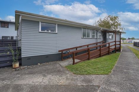 Photo of property in 93 Collins Road, Melville, Hamilton, 3206