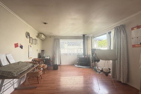 Photo of property in 1 Coletta Lane, Te Atatu South, Auckland, 0610
