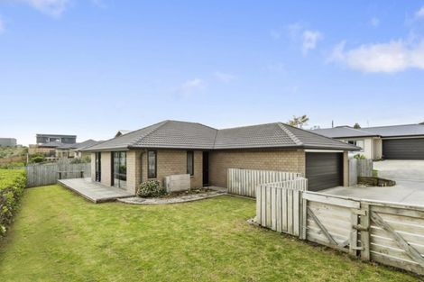 Photo of property in 8 Ballintoy Park Drive, Welcome Bay, Tauranga, 3175