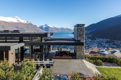 Photo of property in 10 Pinnacle Place, Queenstown, 9300