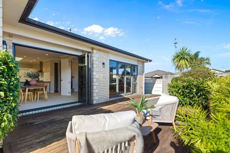 Photo of property in 123 Oriental Parade, Papamoa Beach, Papamoa, 3118