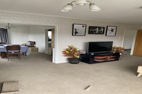 Photo of property in 110 Taylor Terrace, Tawa, Wellington, 5028