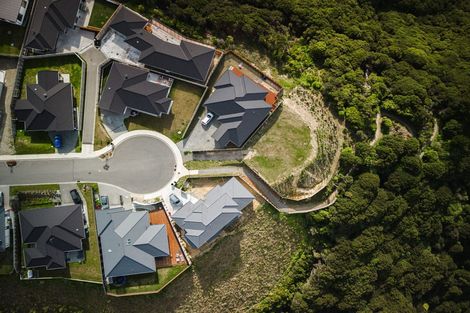 Photo of property in 33 Topsail Way, Whitby, Porirua, 5024