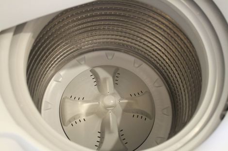 Photo of property in 2/26 Unsworth Drive, Unsworth Heights, Auckland, 0632