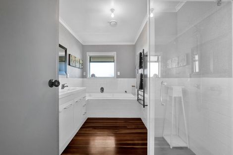 Photo of property in 24 Darwin Crescent, Spotswood, New Plymouth, 4310