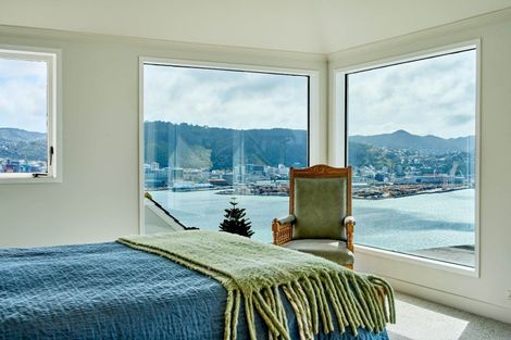 Photo of property in 76 The Crescent, Roseneath, Wellington, 6011