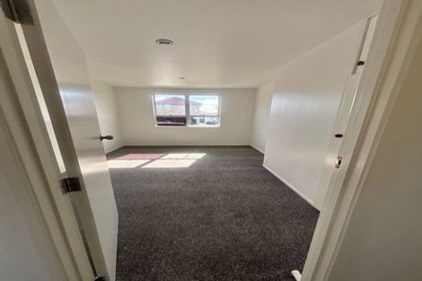 Photo of property in 2 Arnhem Place, Pukekohe, 2120