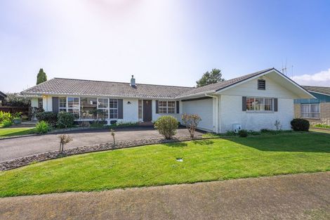Photo of property in 8 Knights Grove, Otaki, 5512
