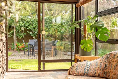 Photo of property in 2/54 Heretaunga Square, Silverstream, Upper Hutt, 5019