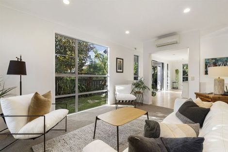 Photo of property in 11a Church Street, Northcote Point, Auckland, 0627