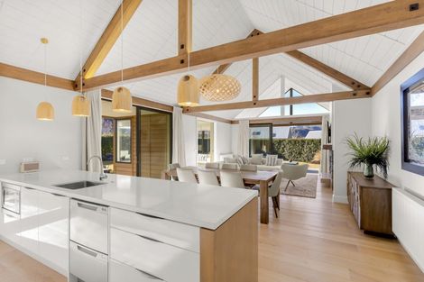 Photo of property in 2 Taramea Lane, Arrowtown, 9371