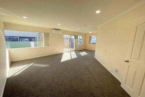 Photo of property in 332a Devon Street West, New Plymouth, 4310