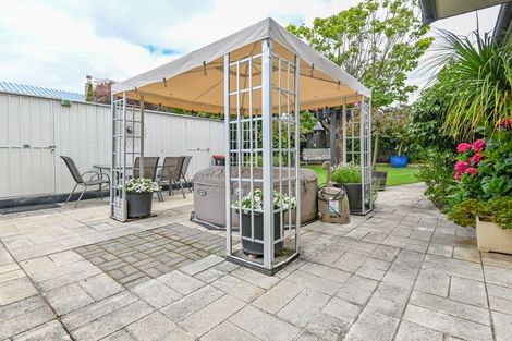 Photo of property in 90 Napier Road, Havelock North, 4130