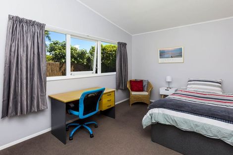 Photo of property in 17 Kiwi Street, Heretaunga, Upper Hutt, 5018