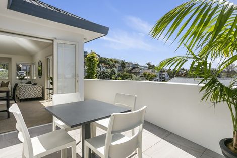 Photo of property in 7 Alfred Street, Northcote Point, Auckland, 0627