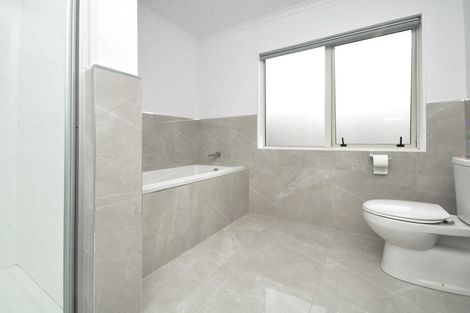 Photo of property in 11 Mahinga Lane, Massey, Auckland, 0614