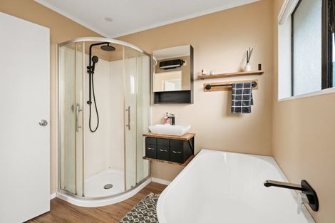 Photo of property in 115b Forrester Drive, Welcome Bay, Tauranga, 3112