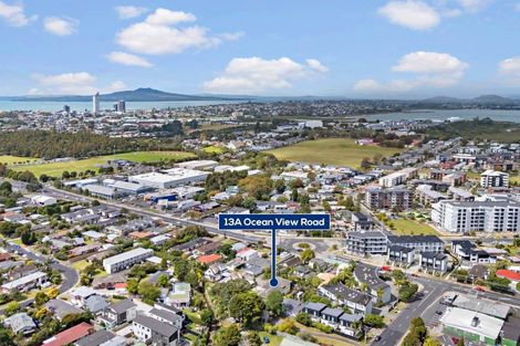 Photo of property in 2/13 Ocean View Road, Hillcrest, Auckland, 0627
