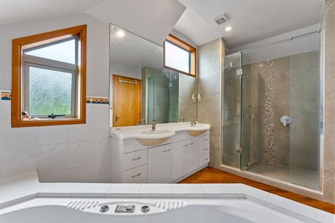 Photo of property in 11 Katui Street, Castor Bay, Auckland, 0620