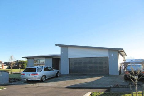 Photo of property in 2 Hemingway Place, Spencerville, Christchurch, 8083