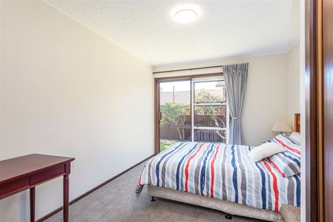 Photo of property in 14 Camberwell Place, Avonhead, Christchurch, 8042