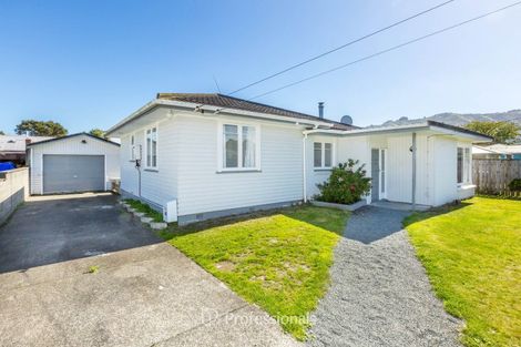 Photo of property in 21 Totara Park Road, Clouston Park, Upper Hutt, 5018