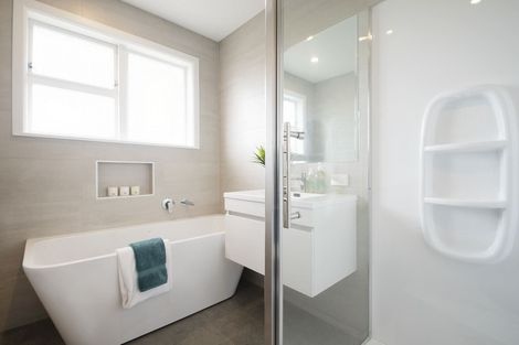 Photo of property in 1/4 Grassways Avenue, Pakuranga, Auckland, 2010