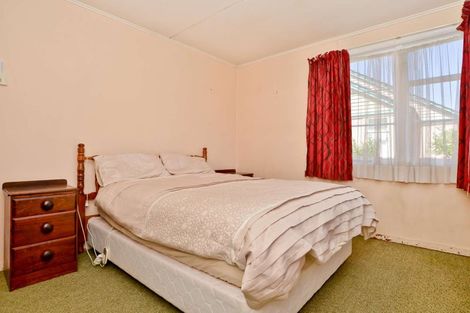 Photo of property in 92 Holland Road, Fairfield, Hamilton, 3214