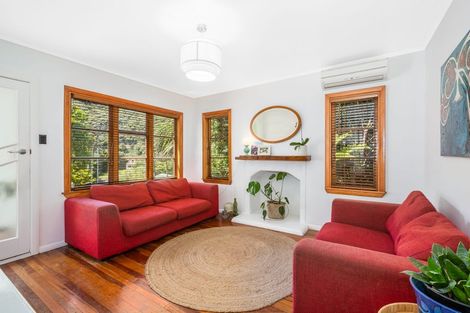 Photo of property in 63 Airlie Road, Plimmerton, Porirua, 5026