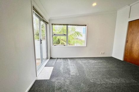 Photo of property in 24 Vipond Road, Stanmore Bay, Whangaparaoa, 0932