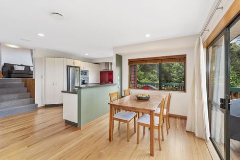 Photo of property in 1/8 Dee Place, Torbay, Auckland, 0630