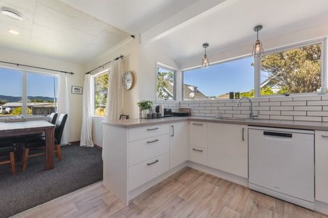 Photo of property in 16 Hollis Place, Brightwater, 7022