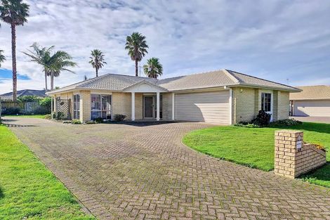 Photo of property in 69 Gravatt Road, Papamoa Beach, Papamoa, 3118