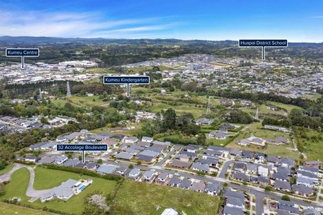 Photo of property in 32 Accolage Boulevard, Kumeu, 0810