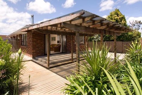 Photo of property in 2/9 Kallaroo Place, Botany Downs, Auckland, 2010