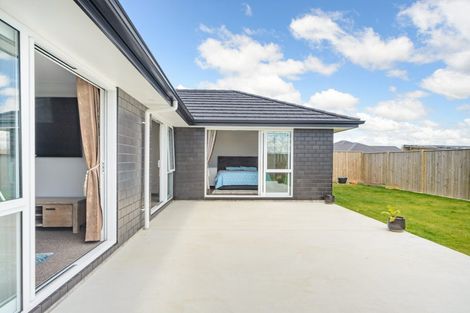 Photo of property in 47 Atlantic Drive, Fitzherbert, Palmerston North, 4410