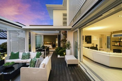 Photo of property in 55 Merivale Lane, Merivale, Christchurch, 8014