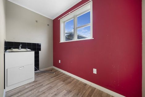 Photo of property in 12 Bristol Crescent, Roslyn, Palmerston North, 4414