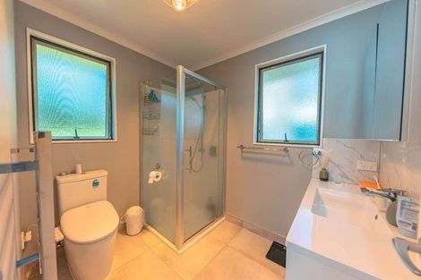Photo of property in 8 Red Oak Place, Schnapper Rock, Auckland, 0632
