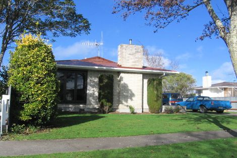 Photo of property in 36 Raglan Avenue, Cloverlea, Palmerston North, 4412