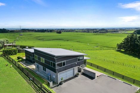 Photo of property in 33 Oram Drive, Turitea, Palmerston North, 4472