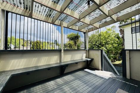 Photo of property in 15 Loughanure Place, Massey, Auckland, 0614